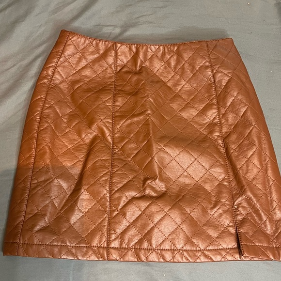 NWT Forever 21 mini fake brown leather skirt.  Size small. - Picture 2 of 5